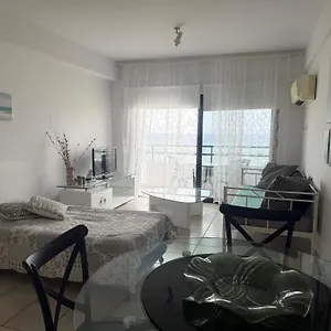krasas-beach-apartments.hotelsatayianapa.com/