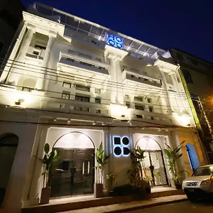 Hostel Hood